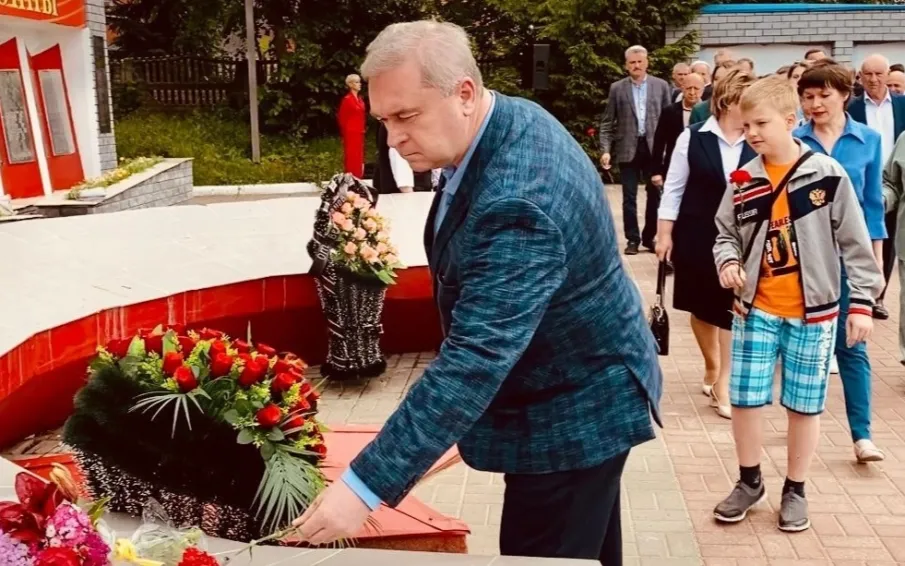 Помнит  сердце, не забудет никогда